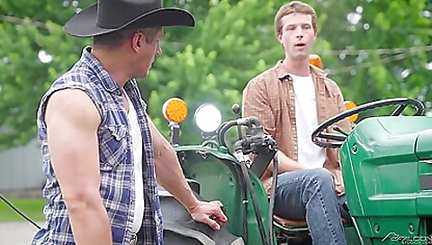 Sa moans with a sexy body