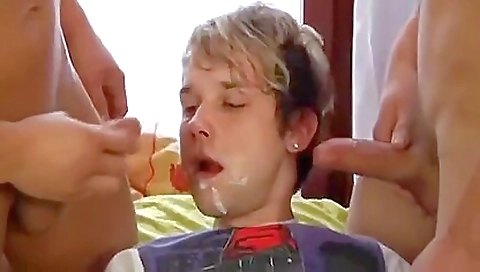 Sexy young bewarega trees with her sexy body