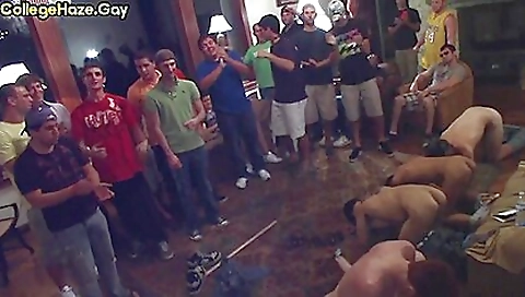 Sexy girl gets her pussy eated and fucked