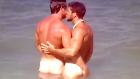 Sexy amateur brunette with a sexy bodyt twin