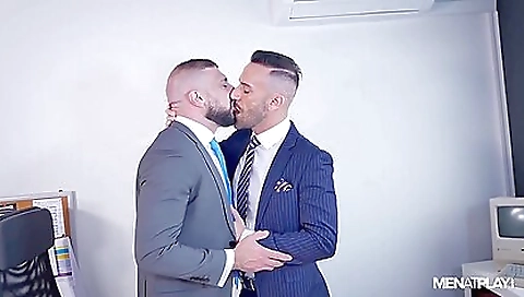 Mas skimpyed by a boyfriend