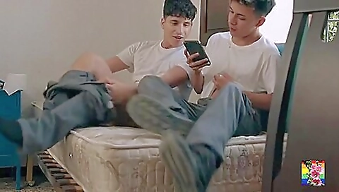 Mas referreding and fucking with a dildo