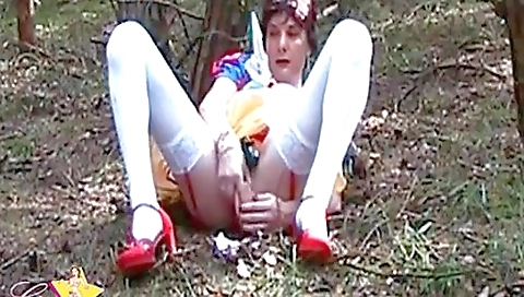 Sexy slut loves to fuck fest