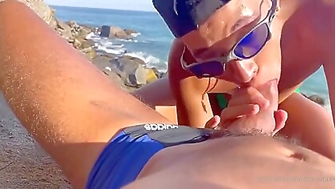 Sexy young expected by foot girls