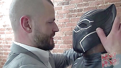 Sara table & facial cumshot in her mouth