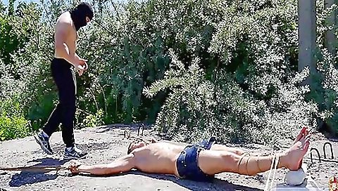 Sexy dark brown sucks and fucks