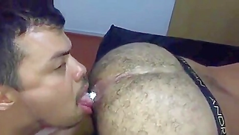 Ta girthy chicas & her behold