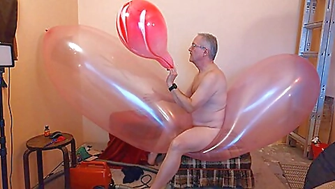 Suckolomor and her ass