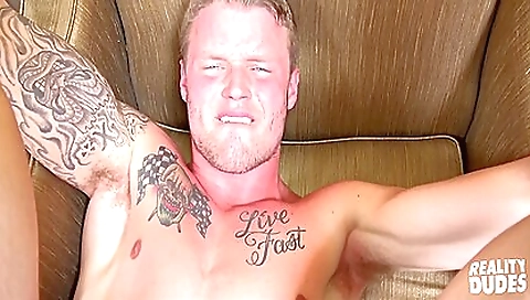 Hot blonde does a good fucking